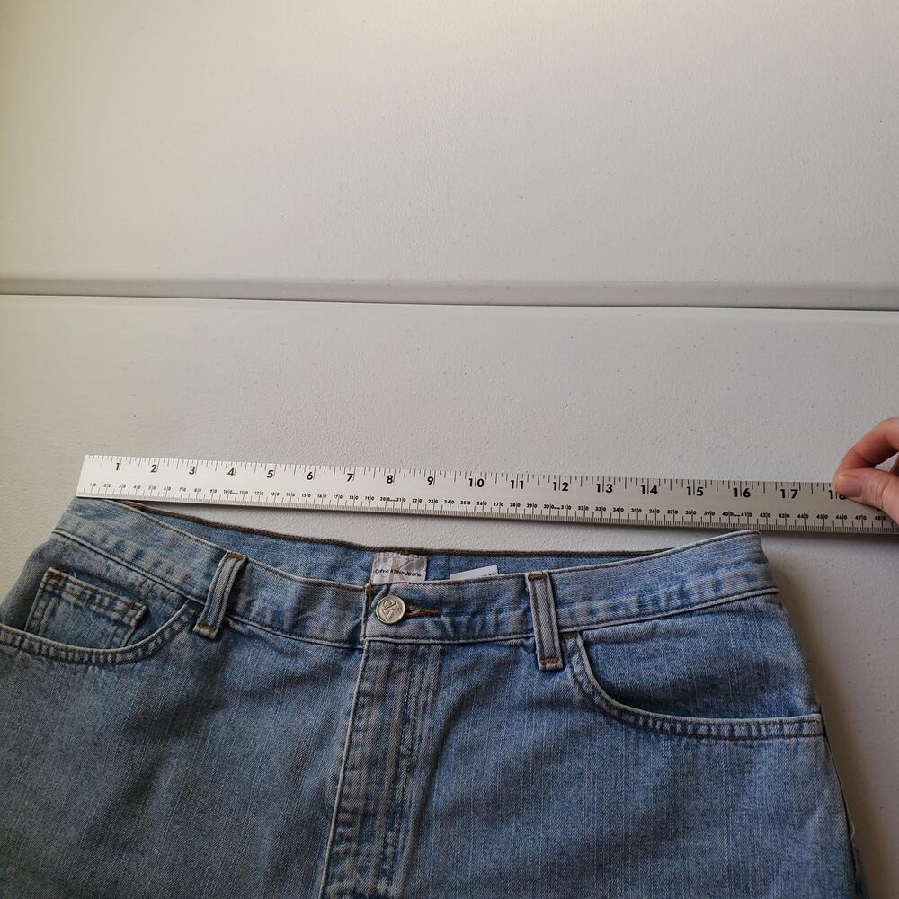90s Y2K Calvin Klein Denim Shorts Womens 14 Blue Mom High Rise 5" Easy Fit Denim - Picture 8 of 10